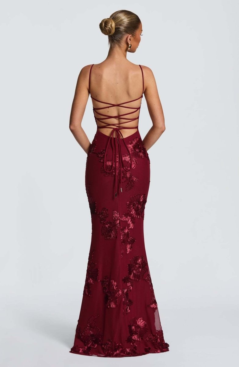 Fiona Figurbetontes Maxi Kleid | Spitze und Offener Rücken